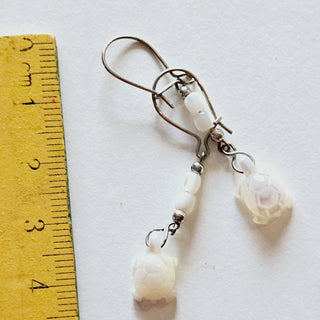 Silver shell Opalescent turtle earrings Vintage  1980s Collectable J1