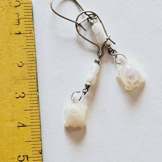 Silver shell Opalescent turtle earrings Vintage  1980s Collectable J1