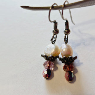 Pink Pearl Dangle Earrings Vintage  1980s Collectable J1