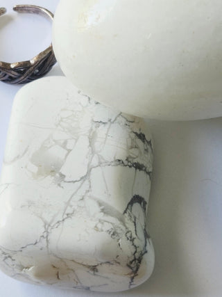 Bundle: Marble Egg Howlite SS Celtic Ring Blue Glass Dragon Pendant Gemstones G6