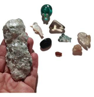Gem Collectors Package: Fuchsite Quartz Rabbit Malachite Mother of Pearl Bird G2