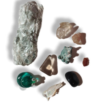 Gem Collectors Package: Fuchsite Quartz Rabbit Malachite Mother of Pearl Bird G2