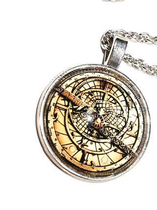 World Globe Traveller Glass Pendant Necklace Jewellery Jewelry Collectable