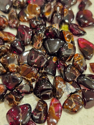Tumbled Chips Garnet Natural Not treated Genuine Gems Gemstone 29gm bundle H1