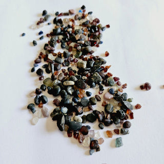 Tumbled Chips Garnets Sapphire Natural Not treated Genuine Gems Gemstone 45gm H1