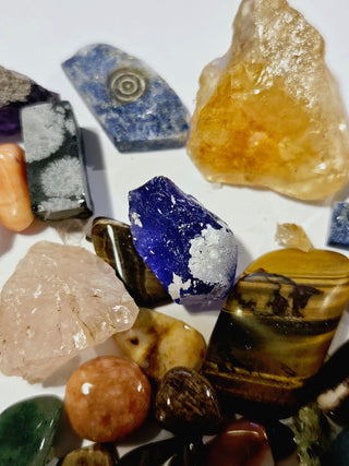 Gem Collectors Package: Opal Prehnite Ulexite Malachite Tourmaline + 305gms G3