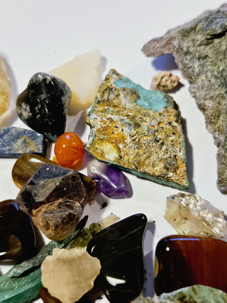Gem Collectors Package: Opal Prehnite Ulexite Malachite Tourmaline + 305gms G3