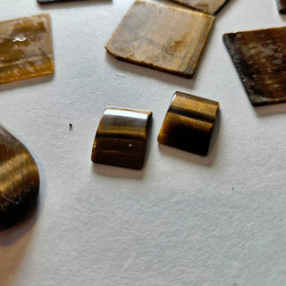 TIGER EYE 12x pieces Natural & cut gem stones Australian Natural Genuine 273gm G5