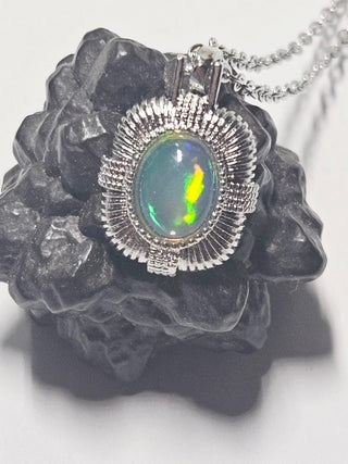 Solid Opal Pendant Royal Australian Genuine Gems Silver RRP$160