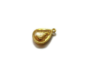 Quan Yin Sutra Pendant Gold Perspex Goddess of Compassion • Sacred Blessings of Peace, Mercy & Inner Harmony