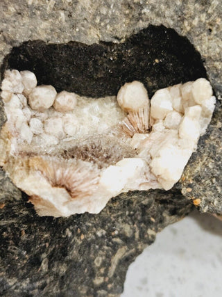 Dolomite Natrolite Cluster 501gms Needle Crystals Genuine Gems Gemstone H1