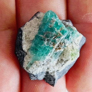 EMERALD Beautiful Mineral Specimen Unique, Crystals Rare Genuine 6gm G5