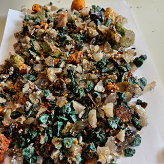 665gms Gemstone Chips Malachite Azurite Chrysoprase Agate Quartz Genuine Gems G2