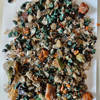 665gms Gemstone Chips Malachite Azurite Chrysoprase Agate Quartz Genuine Gems G2