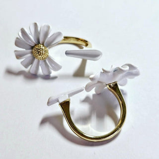 Loves Me Daisy Pull Petal Artisan Enamel Ring Adjustable Size Jewellery Jewelry