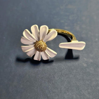 Loves Me Daisy Pull Petal Artisan Enamel Ring Adjustable Size Jewellery Jewelry