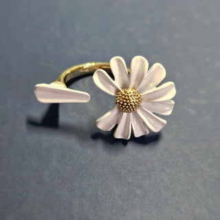 Loves Me Daisy Pull Petal Artisan Enamel Ring Adjustable Size Jewellery Jewelry