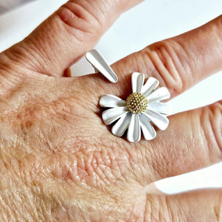 Loves Me Daisy Pull Petal Artisan Enamel Ring Adjustable Size Jewellery Jewelry