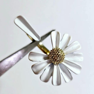 Loves Me Daisy Pull Petal Artisan Enamel Ring Adjustable Size Jewellery Jewelry