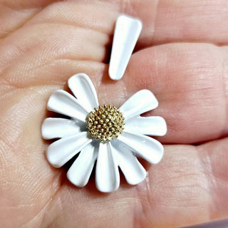 Loves Me Daisy Pull Petal Artisan Enamel Ring Adjustable Size Jewellery Jewelry