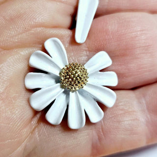 Loves Me Daisy Pull Petal Artisan Enamel Ring Adjustable Size Jewellery Jewelry