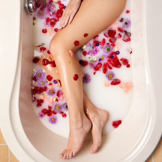 Cleopatra Milk Bath Powder – A Luxurious Skin Softening Bathing Ritual