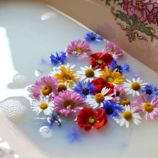 Cleopatra Milk Bath Powder – A Luxurious Skin Softening Bathing Ritual