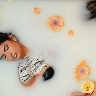 Cleopatra Milk Bath Powder – A Luxurious Skin Softening Bathing Ritual